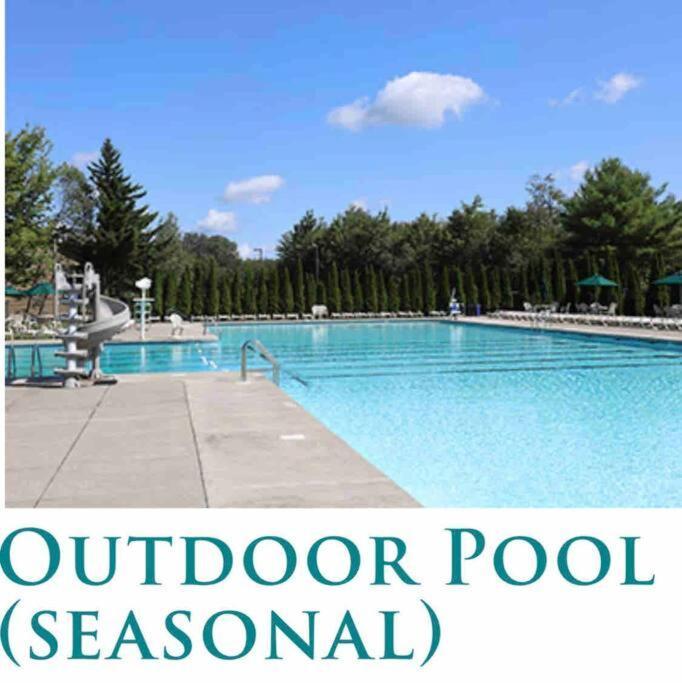 Luxury 4 Bedroom House In Pocono Mountains In Golf Course Near Lake Tobyhanna ภายนอก รูปภาพ